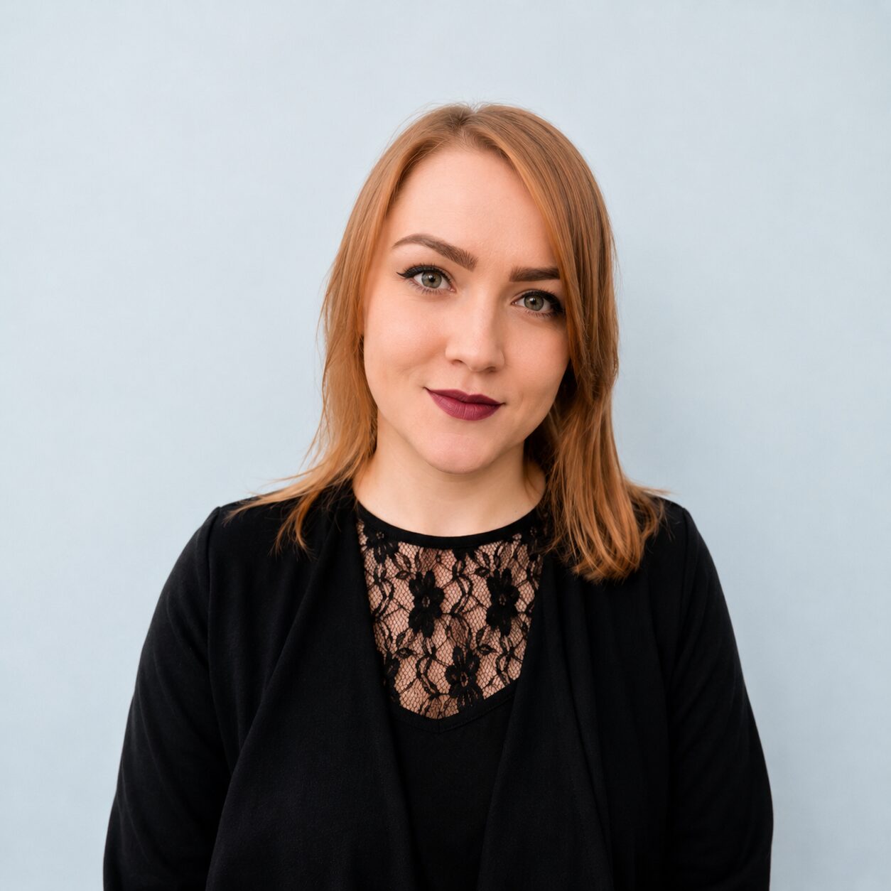Lenka Hrdinová, BA